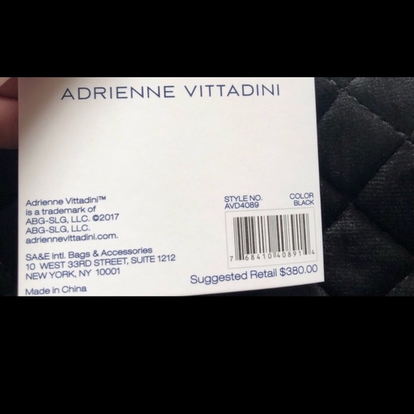 Adrienne Vittadini Diamond Quilt Velvet Travel Bag (πLAST ONE!π) - Picture 3 of 8